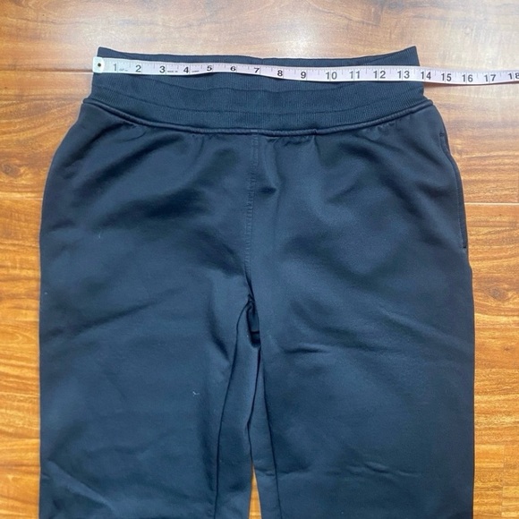 Under Armour Women’s Black Loose Fit Ankle Sweatpants Size Medium Activewear - Picture 9 of 12